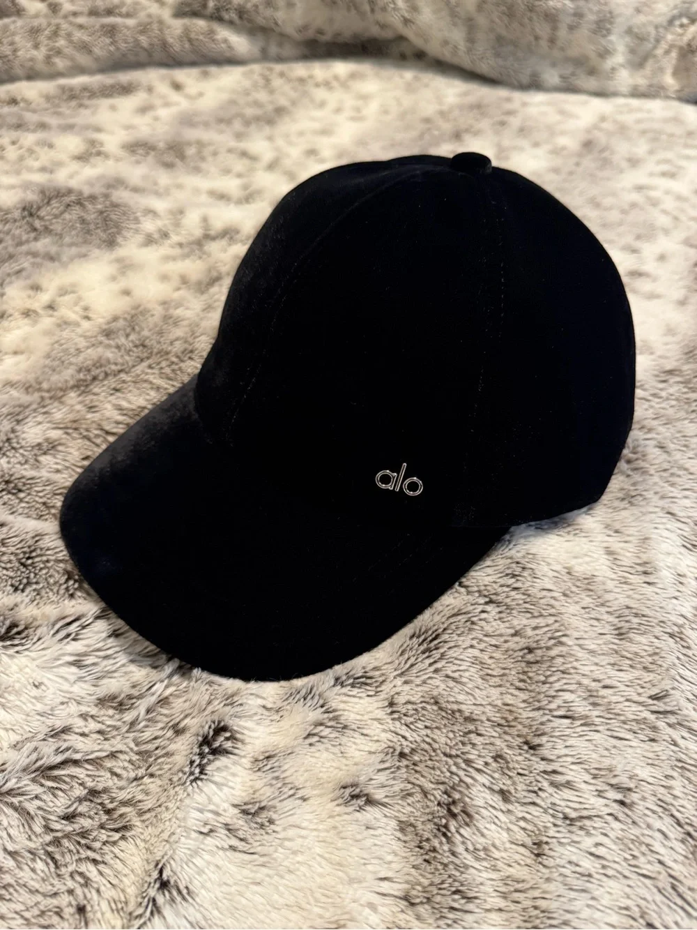 ALO Yoga Black Velvet Off-Duty Cap
